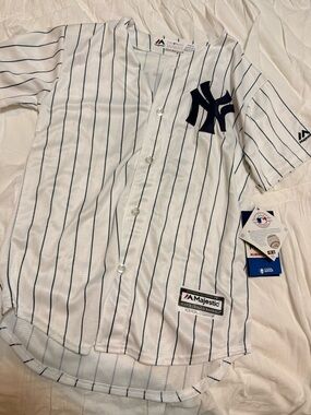 New York Yankees Castro Pinstripe Baseball Jersey - White/Navy - NWT Youth M